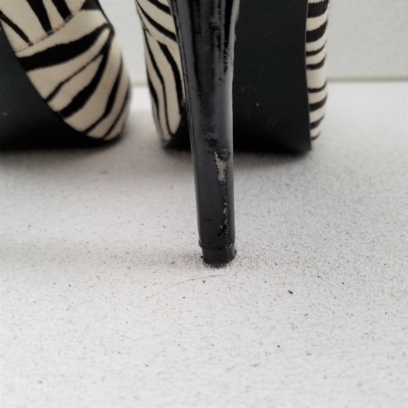 STEVE MADDEN Black & White Zebra Striped Platforms - Picture 7 of 8